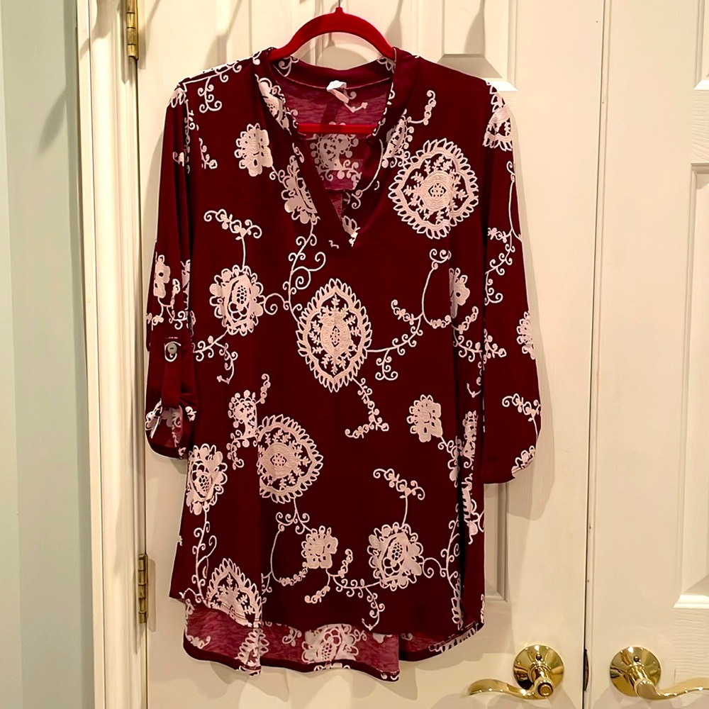 Honeyme Deep Red Floral Gabby Top tunic L
